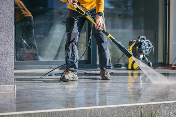 Pressure washing driveway and siding Salisbury Maryland